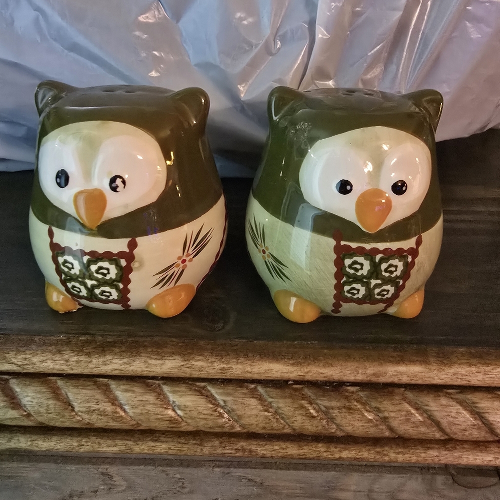 Salt and pepper shakers